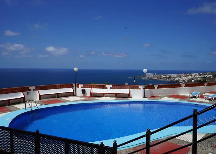 Atlantic Surfers Paradise - Surf, Senderismo Y Piscina * Bajamar (La Laguna)